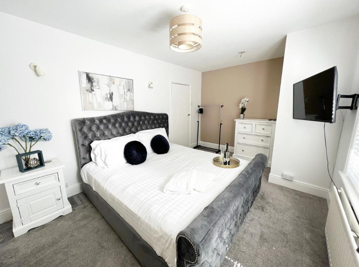 Modern 3 Bed, Heart Of Ashley Cross, 5 Mins To Sandbanks พูล ภายนอก รูปภาพ