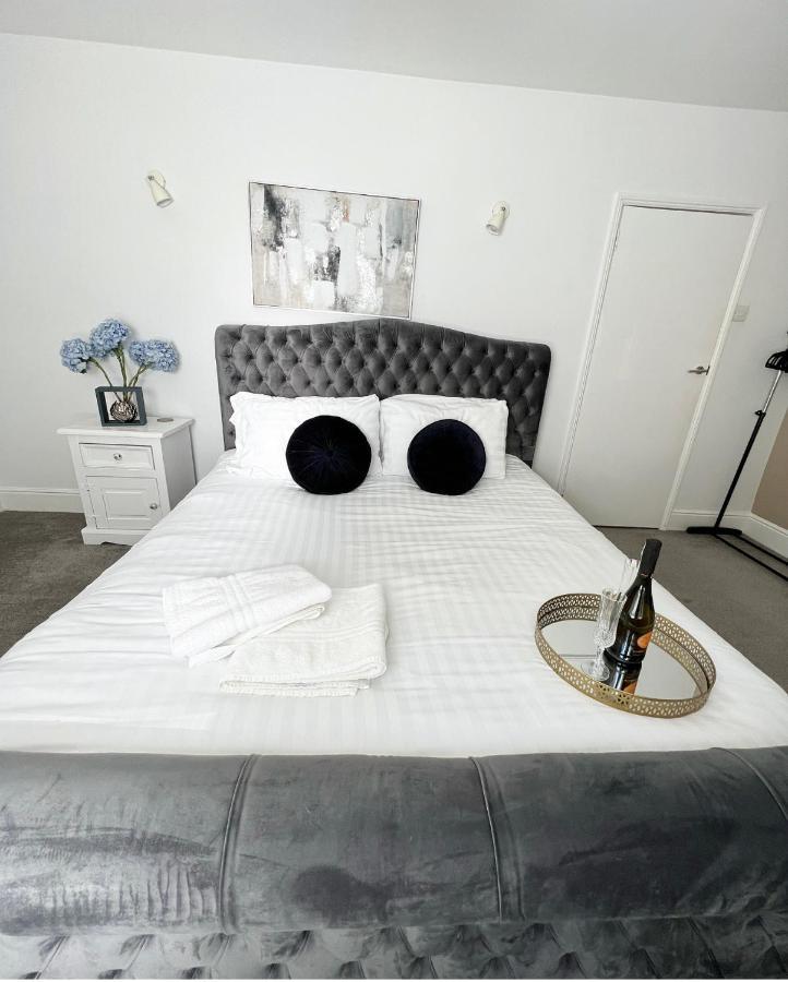 Modern 3 Bed, Heart Of Ashley Cross, 5 Mins To Sandbanks พูล ภายนอก รูปภาพ